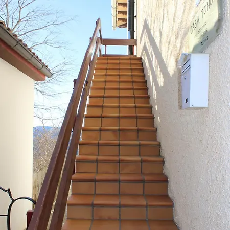 Mallos بيت ضيافة